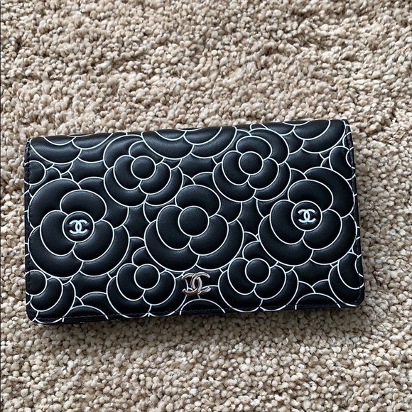 CHANEL Handbags - Chanel Wallet